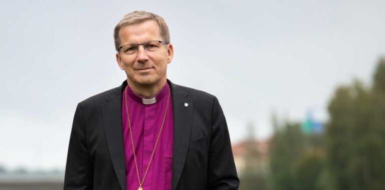 Piispa Jukka Keskitalo